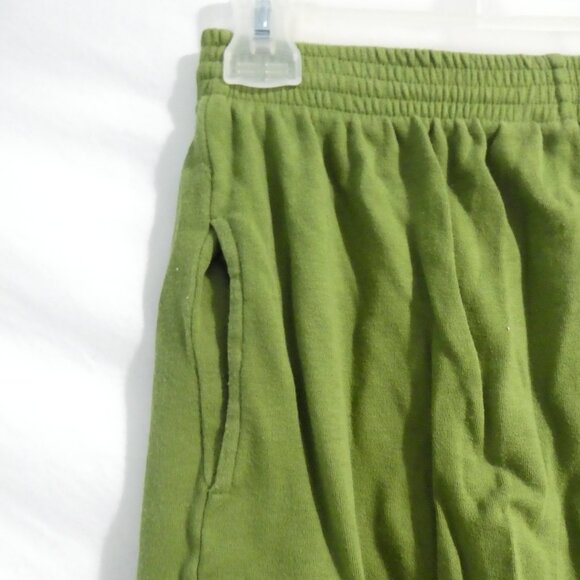 PUMA | large | Green Shorts With Pockets | Stretchy Waistband | Embroidered Logo - Picture 2 of 15